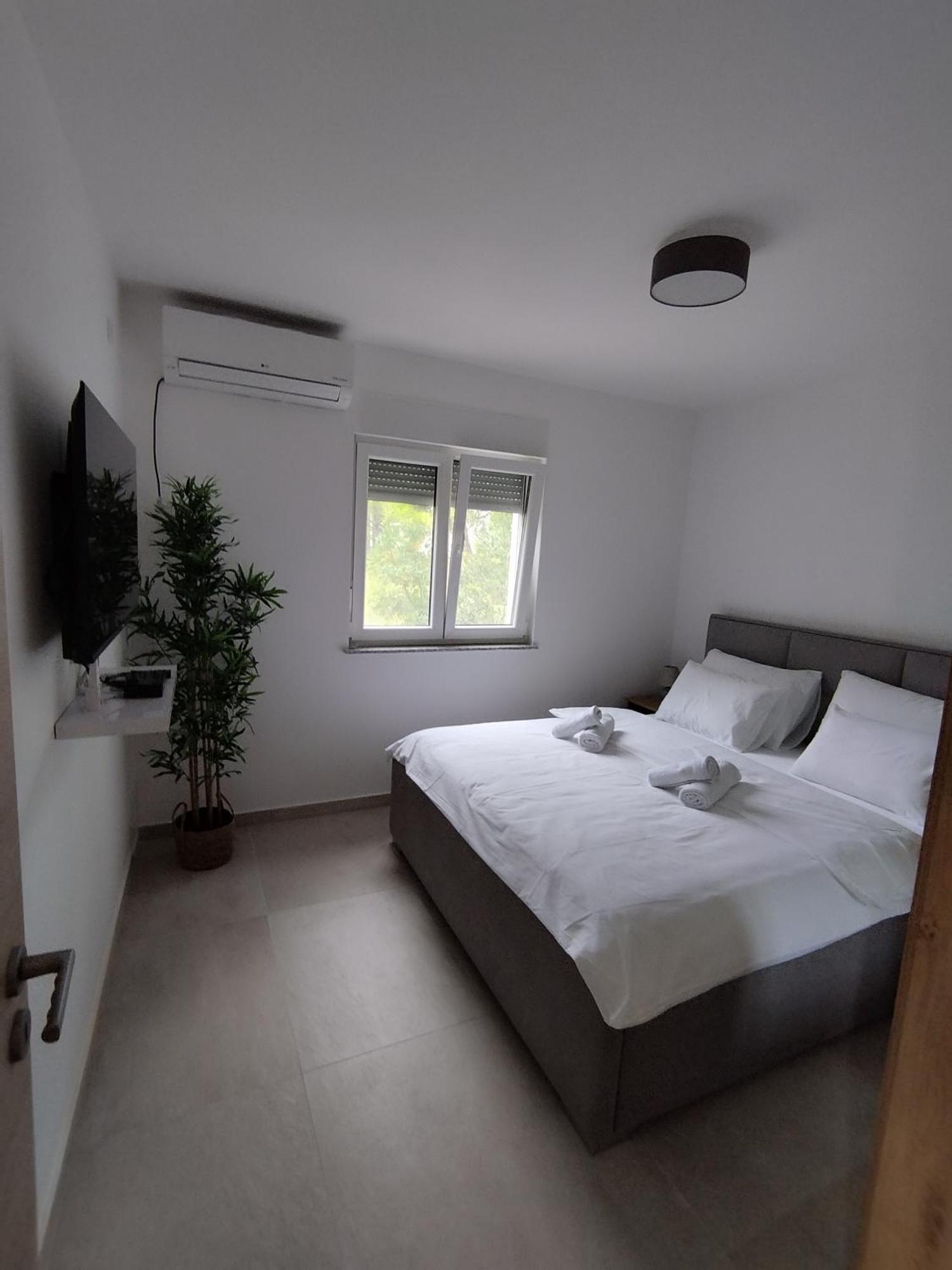 Old Town Paklenica Apartment Starigrad Paklenica Bagian luar foto