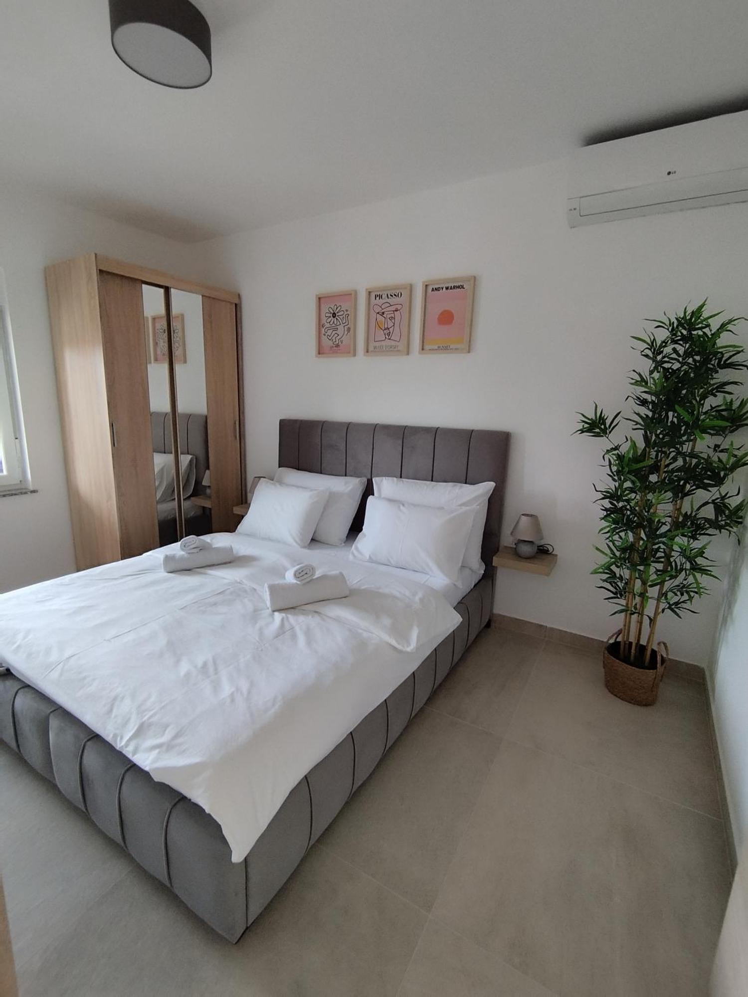 Old Town Paklenica Apartment Starigrad Paklenica Bagian luar foto